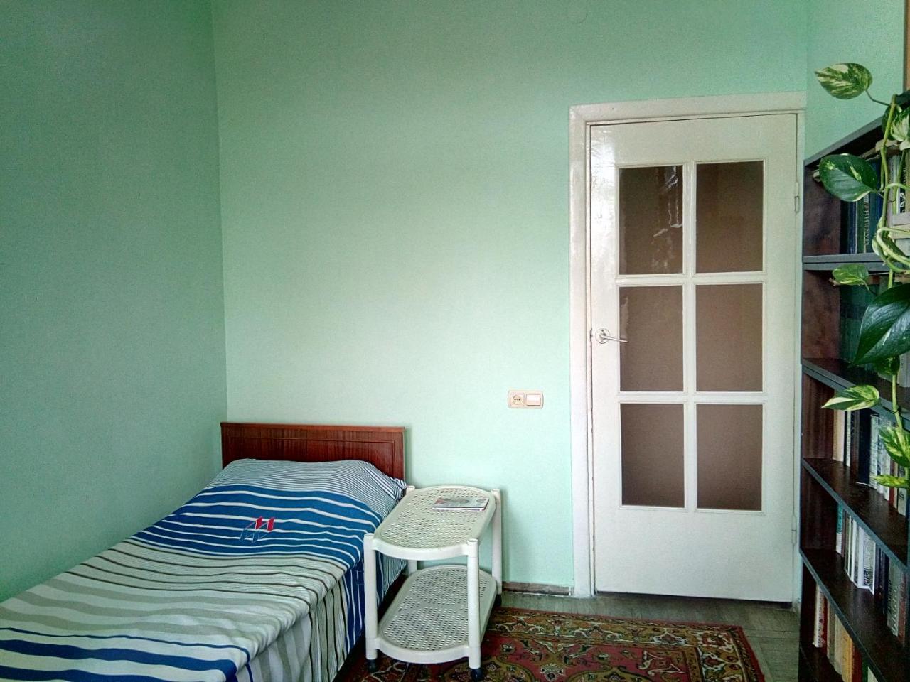 Room In The Centre 예레반 외부 사진