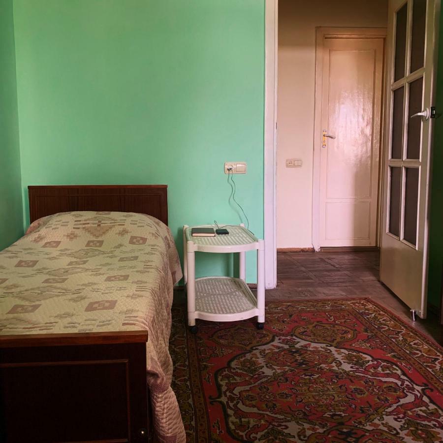Room In The Centre 예레반 외부 사진